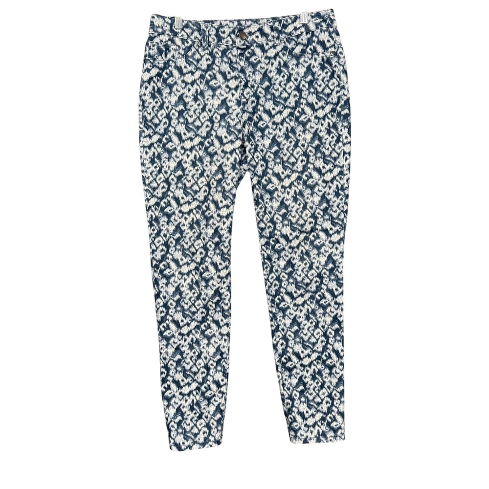 Chicos Jeans .5 Short Womens 6P Blue White Ikat Animal Print Slim‎ Leg Platinum